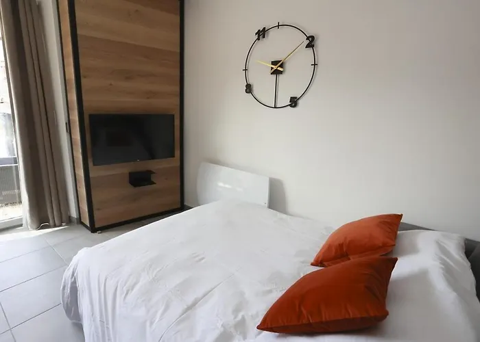 Дом отдыха Maison La Cassine - Centre La Fontaine - Proche Zoo Дуэ-ла-Фонтен